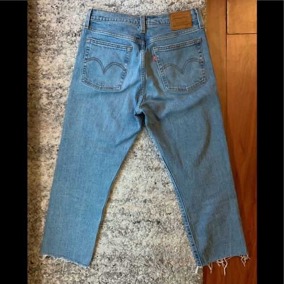 Levi’s cropped Wedgie Jeans - size 28 - Picture 4 of 9